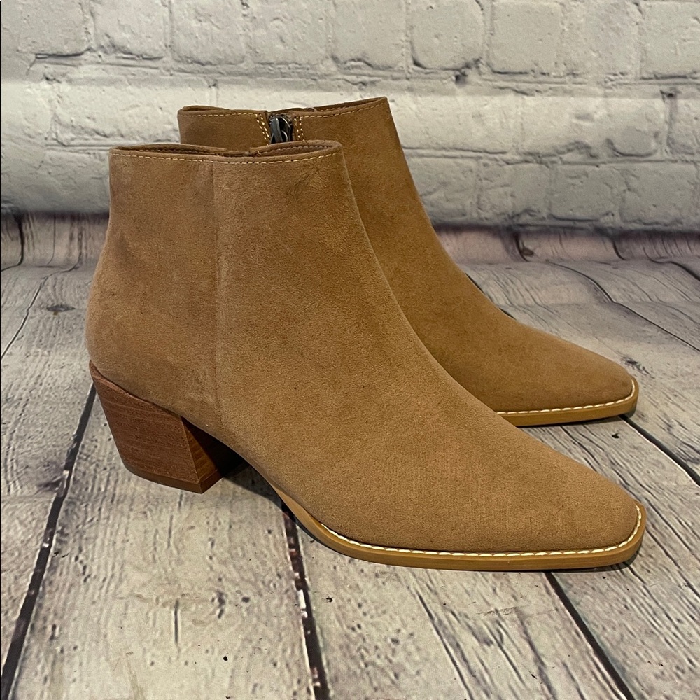 Linea Paolo Women’s Tan Suede Ankle Boots NWT no box Size 6